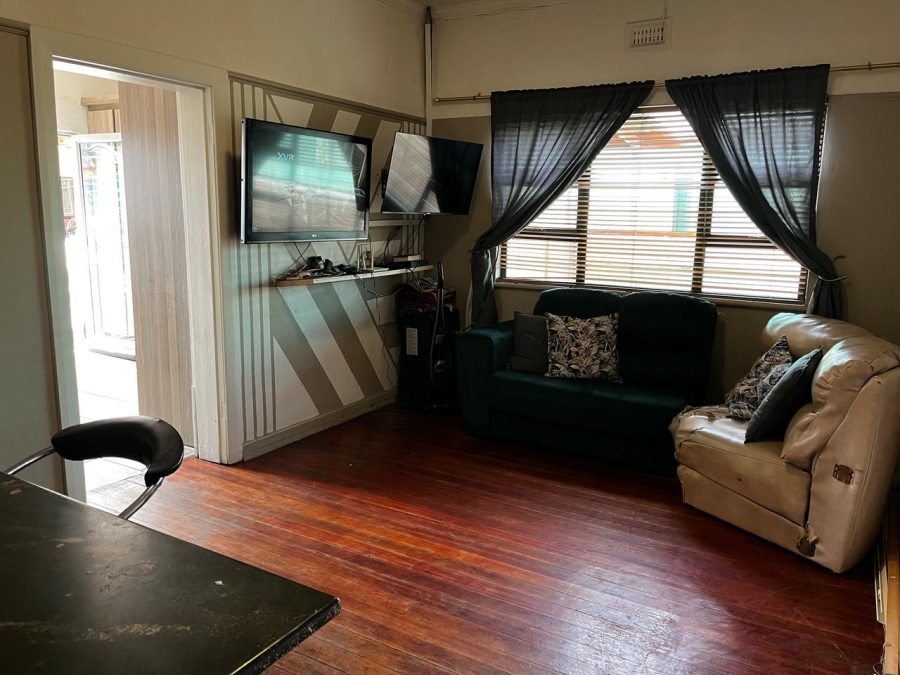 2 Bedroom Property for Sale in Athlone Western Cape